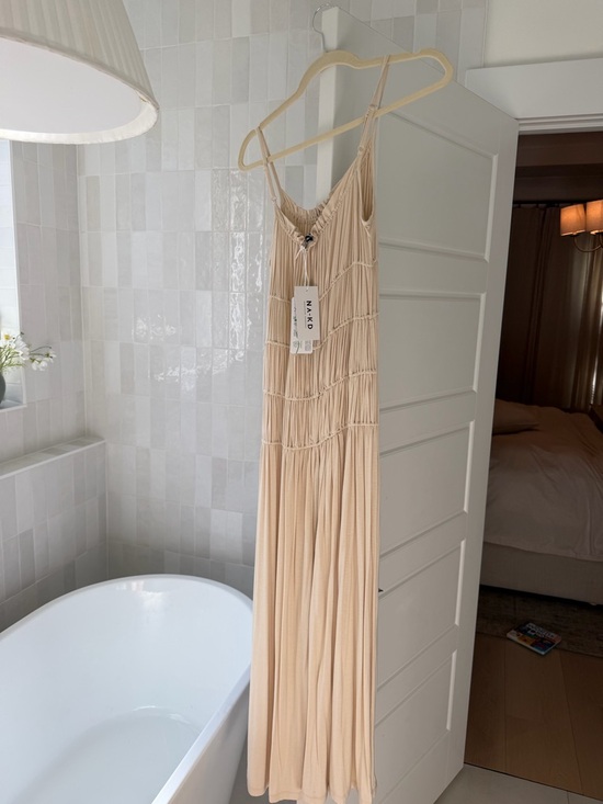 Na-Kd Dresses & Skirts - NA-KD Cream Ruched Spaghetti-Strap Maxi Dress